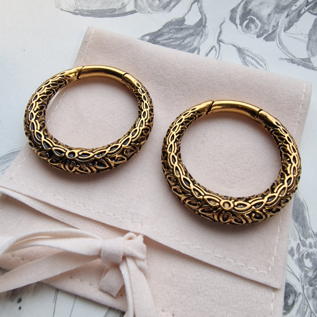 4MM 2G Sunshine Gold Ivy Thorn Hanger Ear Weights