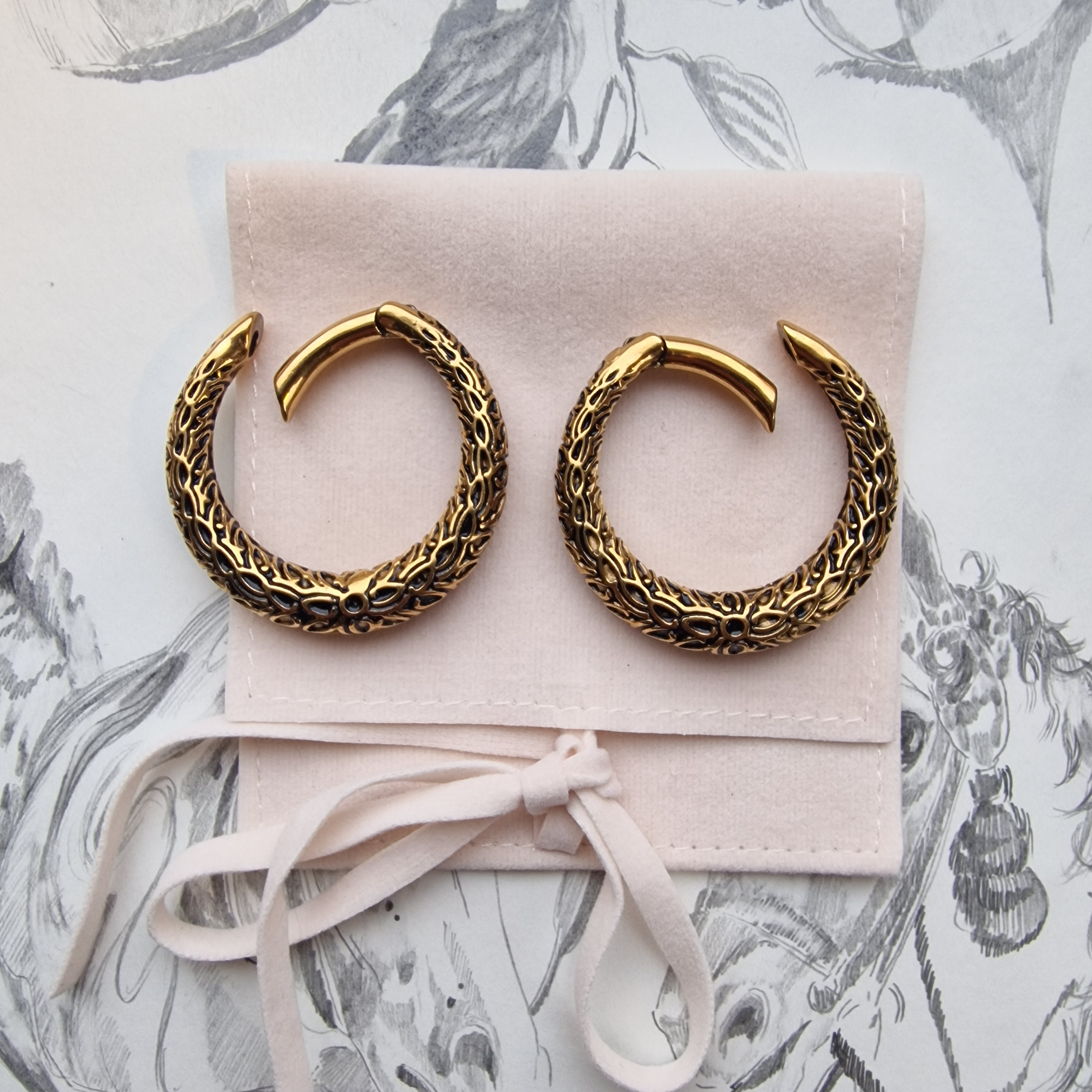 4MM 2G Sunshine Gold Ivy Thorn Hanger Ear Weights