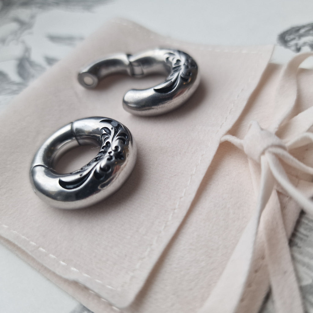 6MM 2G Silver Blossom Huggies