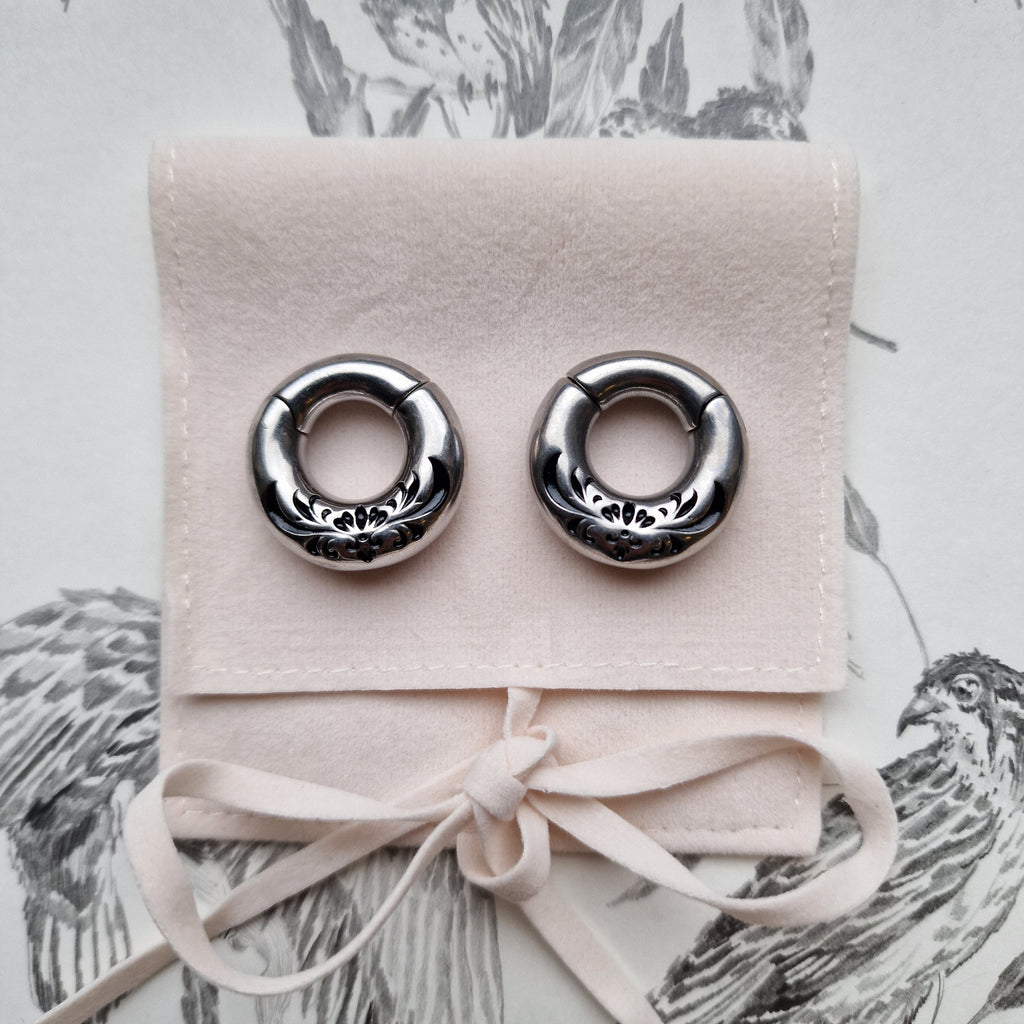 6MM 2G Silver Blossom Huggies