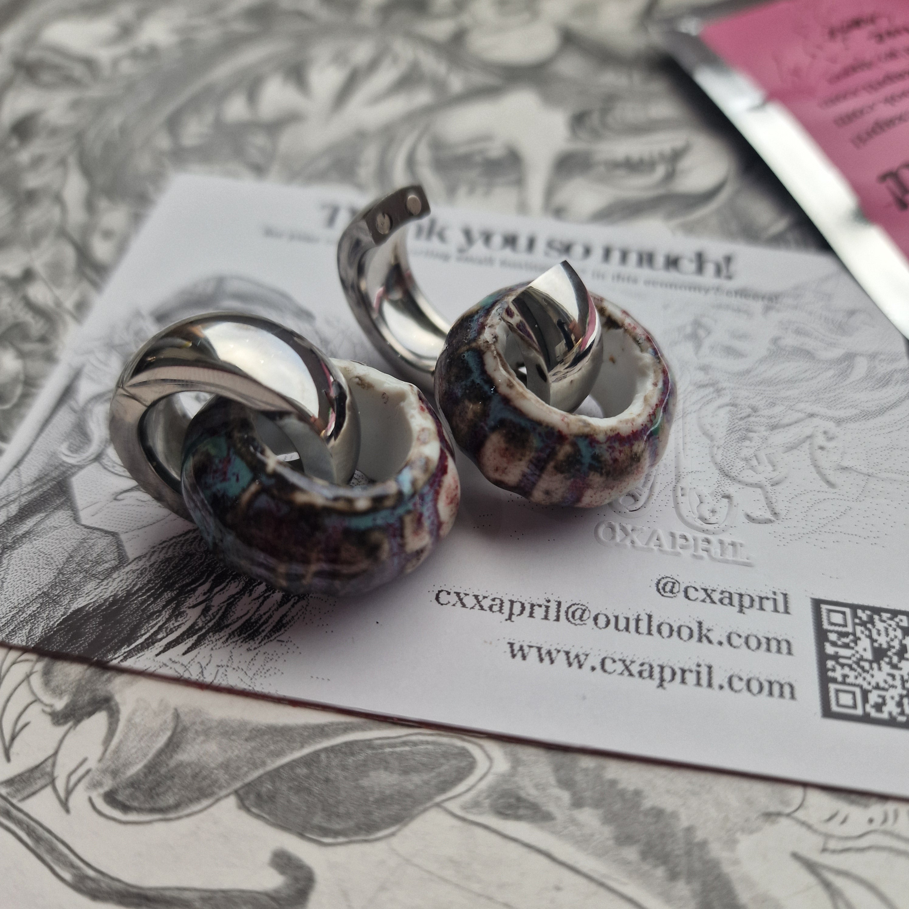 Silver Seashell Ceramic Ear Weight Gauge Hoops | CXAPRIL
